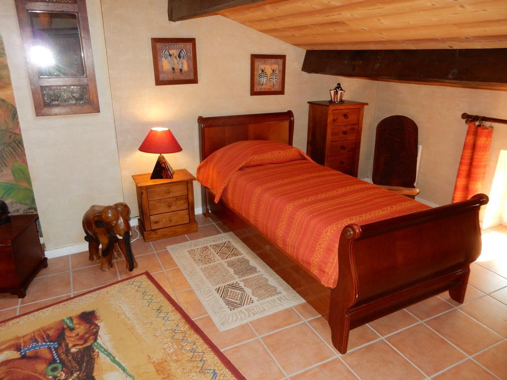Sérignan-du-Comtat Le Chateau Des Estubiers Bed & Breakfast エクステリア 写真